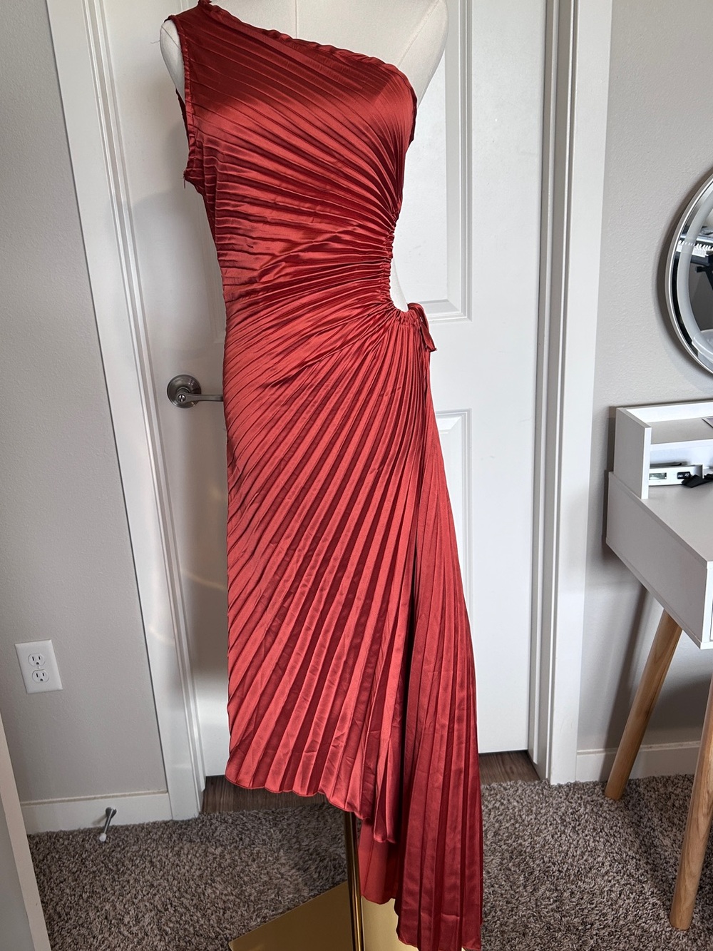 One-Shoulder Rust Pleated Asymmetrical Dress - Picture 4 of 7